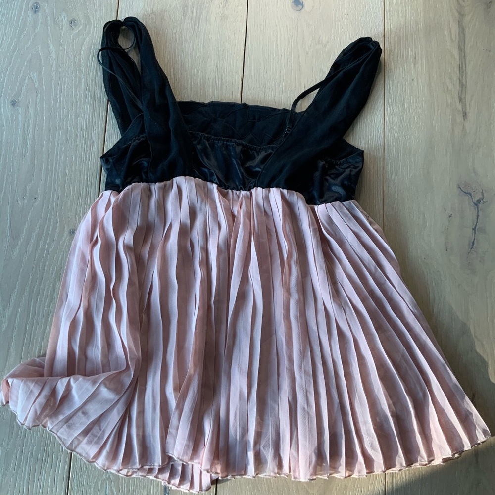 Forever 21 Flowy Top Size L - Picture 2 of 12